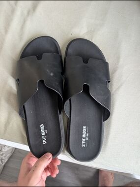 Steve Madden Black Crossover Slide Sandals